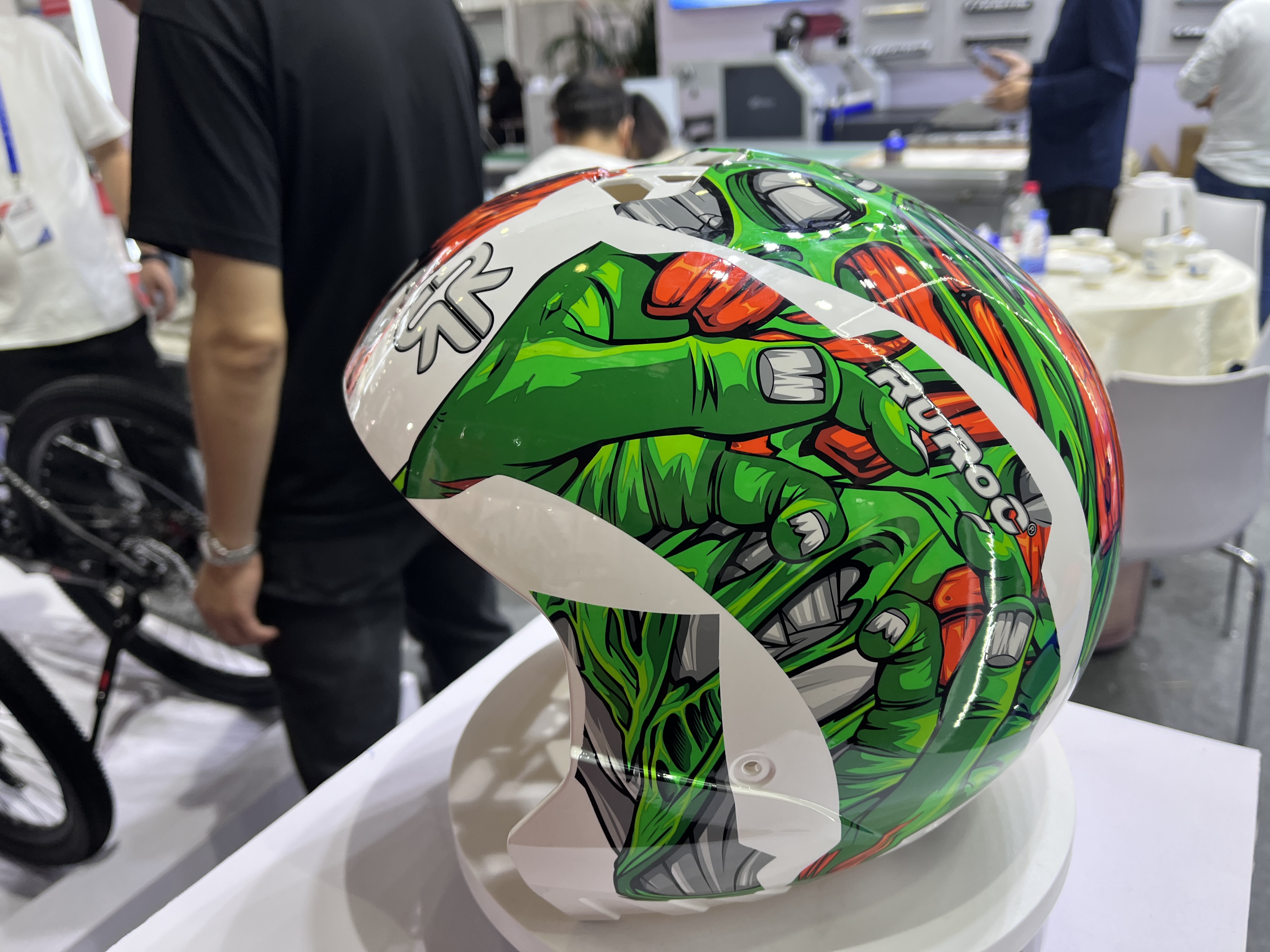 हेलमेटमा प्रयोग गरिएको मसी